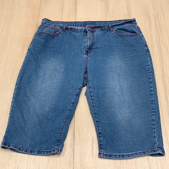 Women cotton farm jeans shorts blue fits size 20w - Picture 1 of 5
